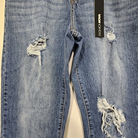 Fashion Nova Halie Half Cuff Straight Leg Distressed Jeans Dark Wash Size 5 - Picture 5 of 14